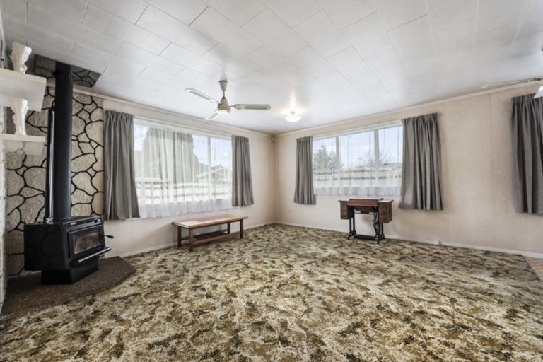 Photo of property in 12 Kentucky Street, Totara Park, Upper Hutt, 5018