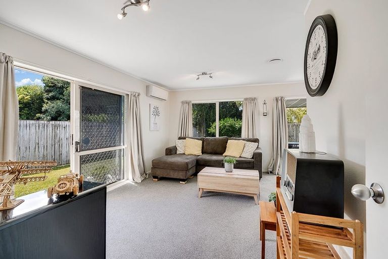 Photo of property in 21 Caulfield Place, Nawton, Hamilton, 3200