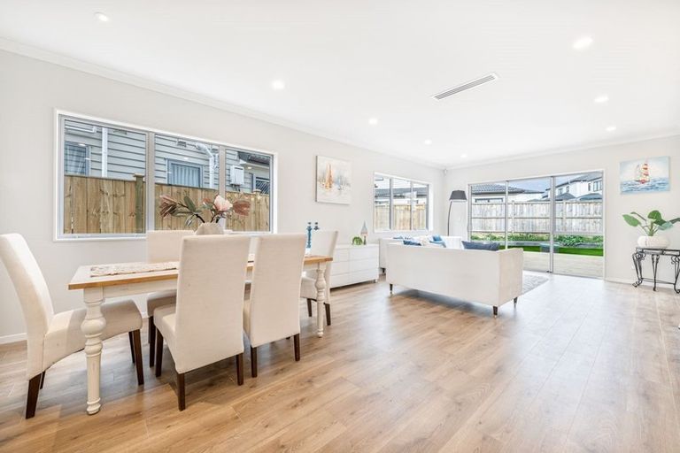 Photo of property in 60 Hikuawa Road, Flat Bush, Auckland, 2019