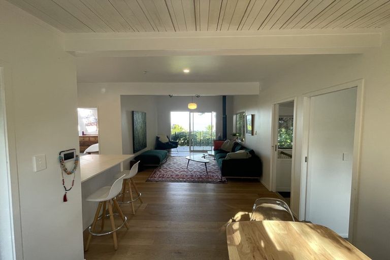 Photo of property in 60 Kauri Point Road, Laingholm, Auckland, 0604