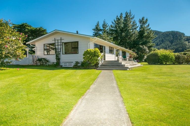 Property details for 5804 Kenepuru Road, Waitaria Bay, Picton, 7282