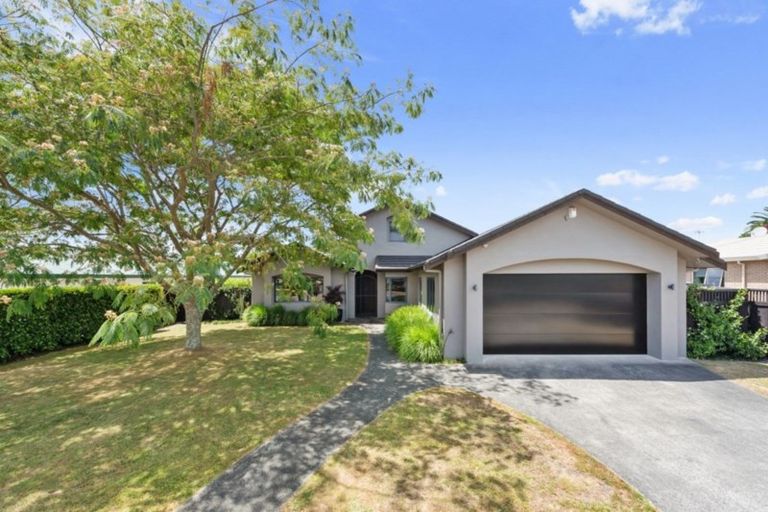 Photo of property in 28 Caversham Drive, Rototuna, Hamilton, 3210