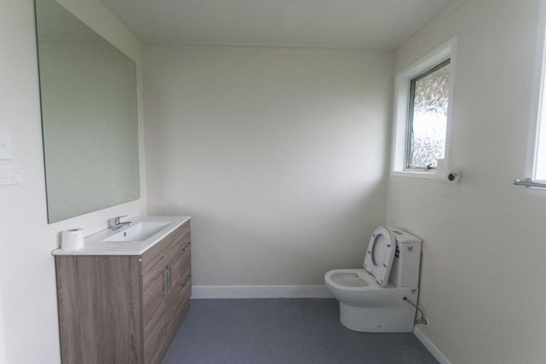 Photo of property in 6 Kilcar Place, Massey, Auckland, 0614