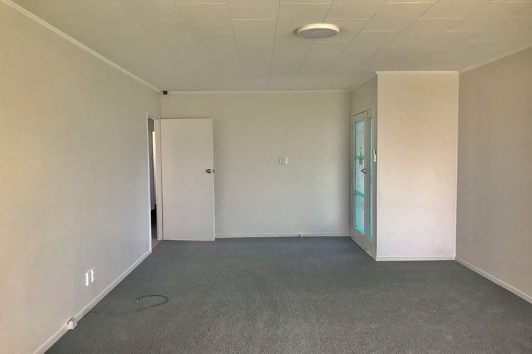 Photo of property in 6 Desford Place, Mangere, Auckland, 2022