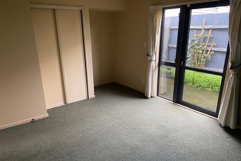 Photo of property in 2/218 Edgeware Road, Edgeware, Christchurch, 8013