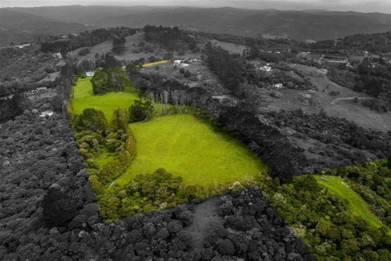 Photo of property in 458 Wairere Road, Waitakere, Henderson, 0782