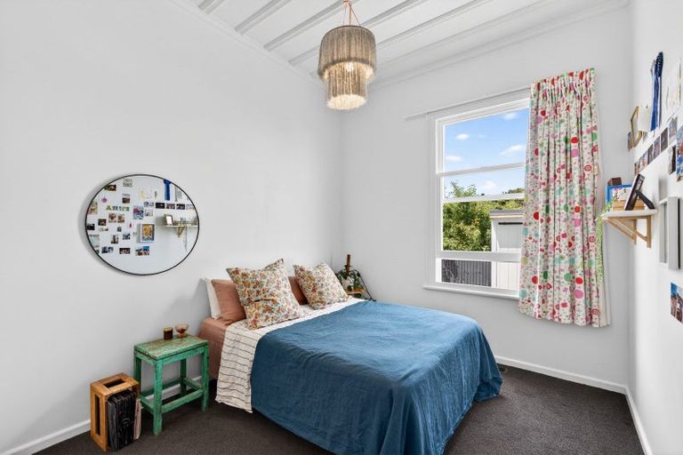 Photo of property in 27 Neeve Road, Taradale, Napier, 4112