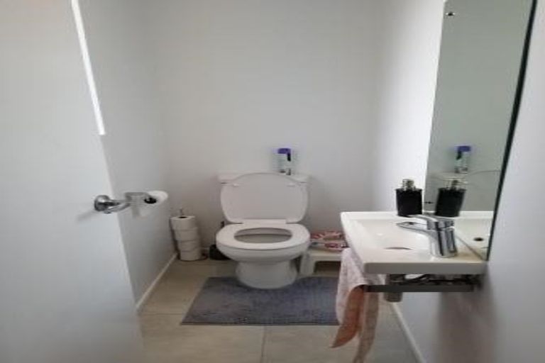 Photo of property in 2 Vincent Mcgrath Crescent, Swanson, Auckland, 0614