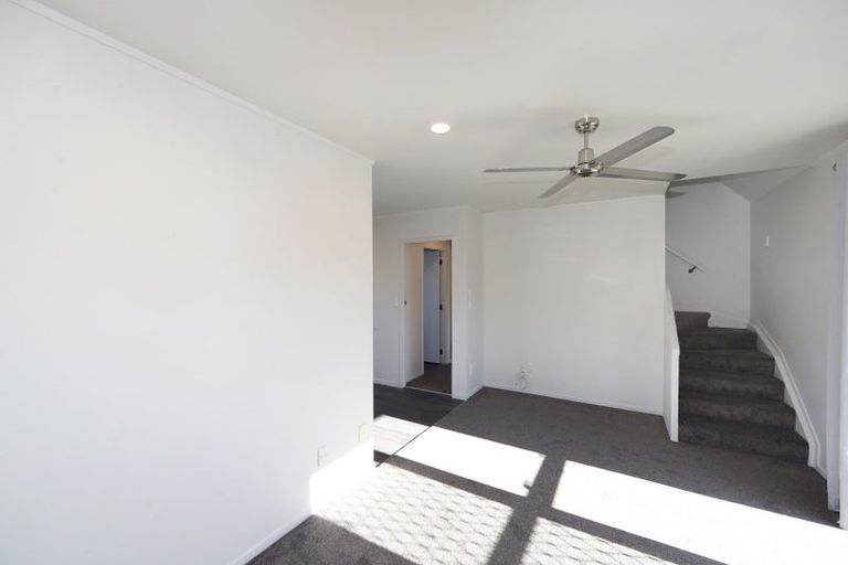 Photo of property in Ingrids Picture Framing, 102 Willowpark Road South, Parkvale, Hastings, 4122