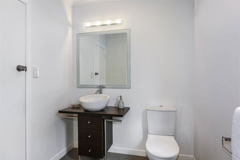 Photo of property in 22 Russell Avenue, Pukekohe, 2120