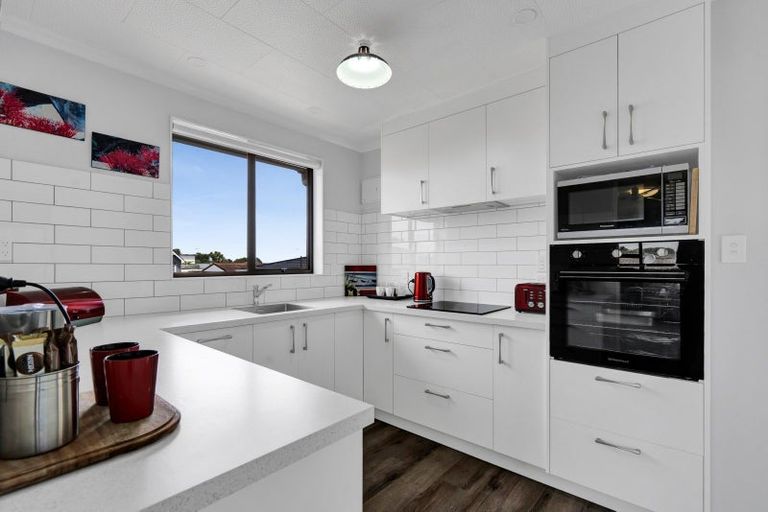 Photo of property in 19a Tukapa Street, Westown, New Plymouth, 4310