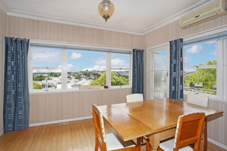 Photo of property in 1a Prospect Terrace, Pukekohe, 2120