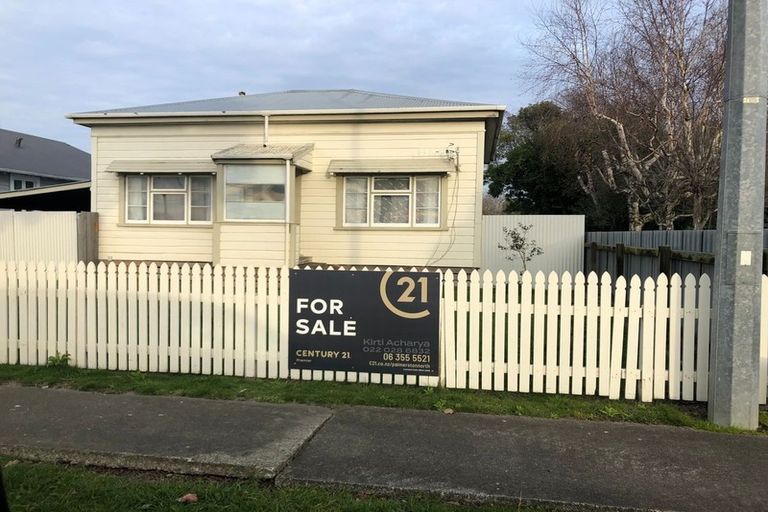 Photo of property in 54 Rata Street, Roslyn, Palmerston North, 4414