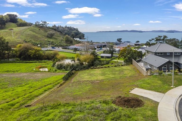 Photo of property in 1 Koru Place, Snells Beach, 0920