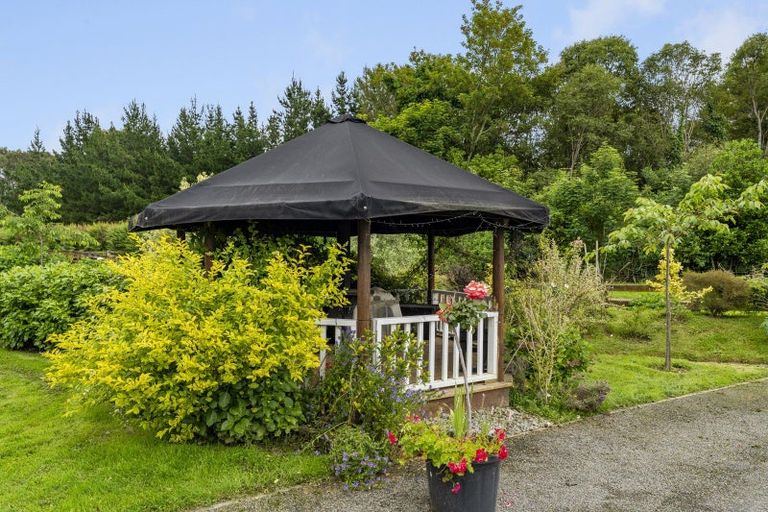 Photo of property in 140 School Road, Te Horo, Otaki, 5582