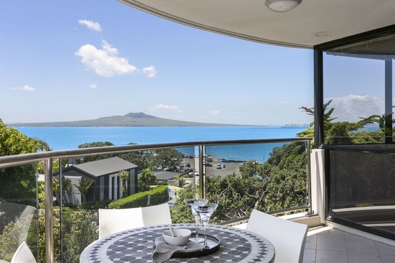 Photo of property in 3d/175 Hurstmere Road, Takapuna, Auckland, 0622