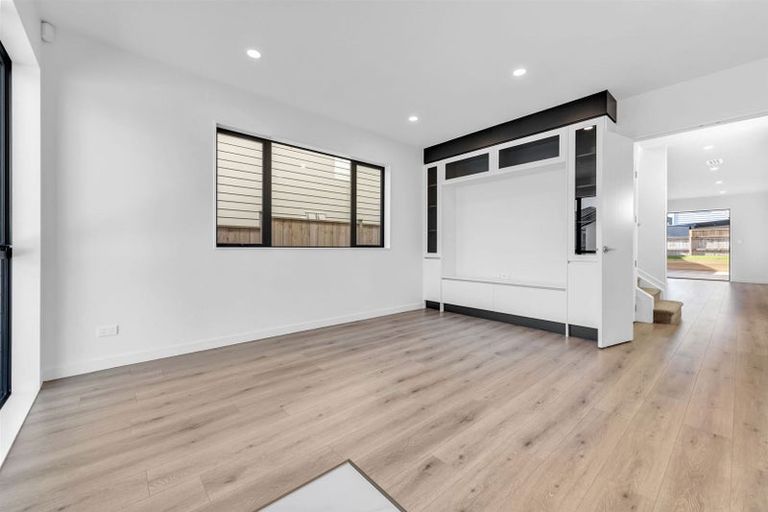 Photo of property in 6 Ballyliffin Drive, Flat Bush, Auckland, 2019