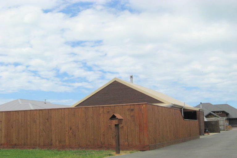 Photo of property in 4 James Drive, Woodend, 7610