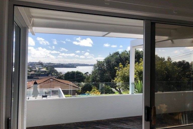 Photo of property in 1/22 Rothesay Bay Road, Rothesay Bay, Auckland, 0630