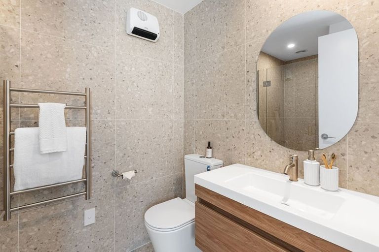 Photo of property in 4/186 Edgeware Road, Edgeware, Christchurch, 8013