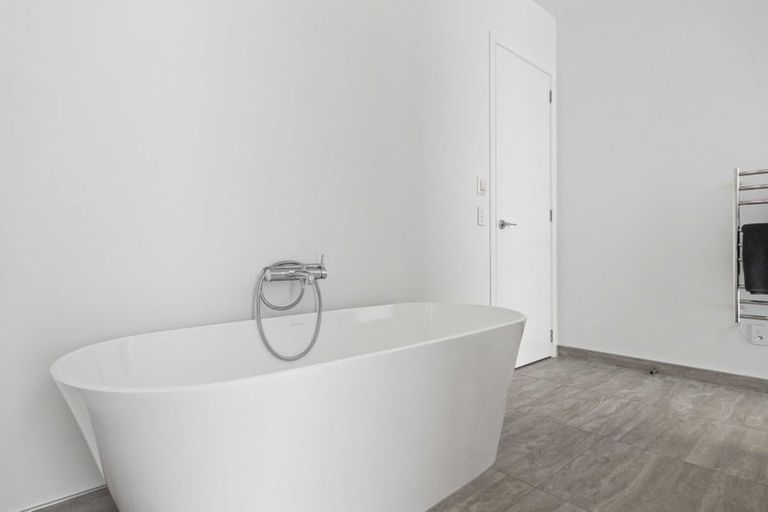 Photo of property in 17 Awatea Drive, Whitianga, 3510