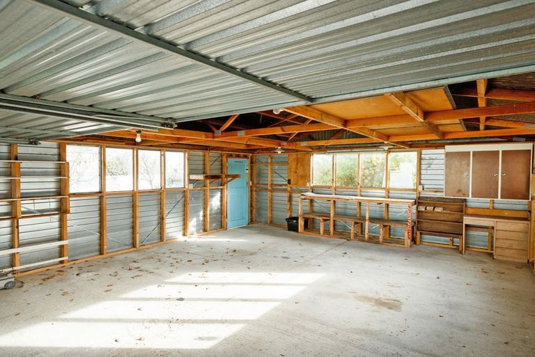 Photo of property in 17 Somerset Crescent, Highbury, Palmerston North, 4412