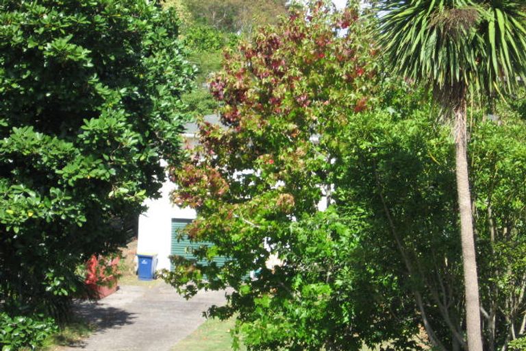 Photo of property in 94 Cliff View Drive, Green Bay, Auckland, 0604