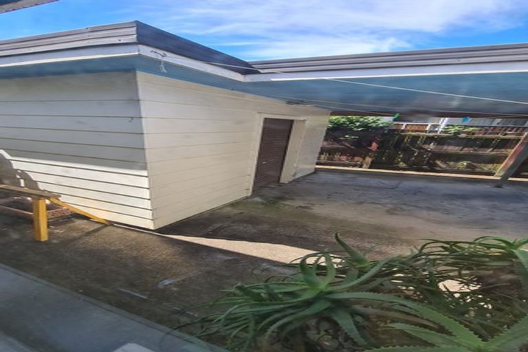 Photo of property in 28 Glynnbrooke Street, Te Atatu South, Auckland, 0610