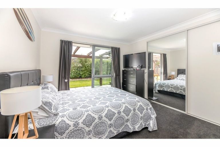 Photo of property in 20 Evergreen Place, Parklands, Christchurch, 8083