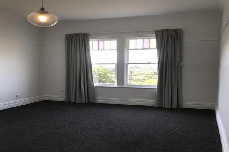 Photo of property in 21 Dorking Road, Brooklyn, Wellington, 6021