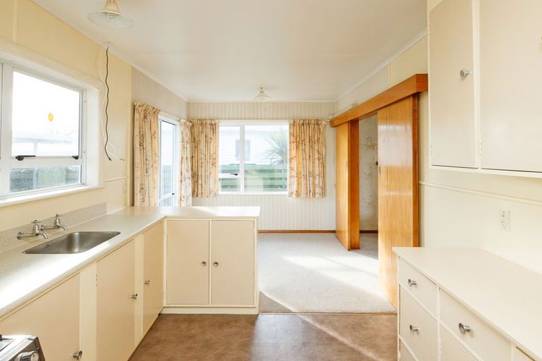 Photo of property in 17 Somerset Crescent, Highbury, Palmerston North, 4412
