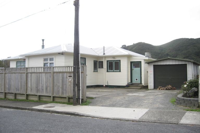 Photo of property in 10 Rimu Street, Naenae, Lower Hutt, 5011