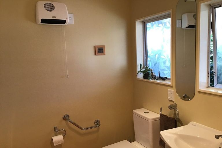 Photo of property in 2/27 Gosford Drive, Botany Downs, Auckland, 2010