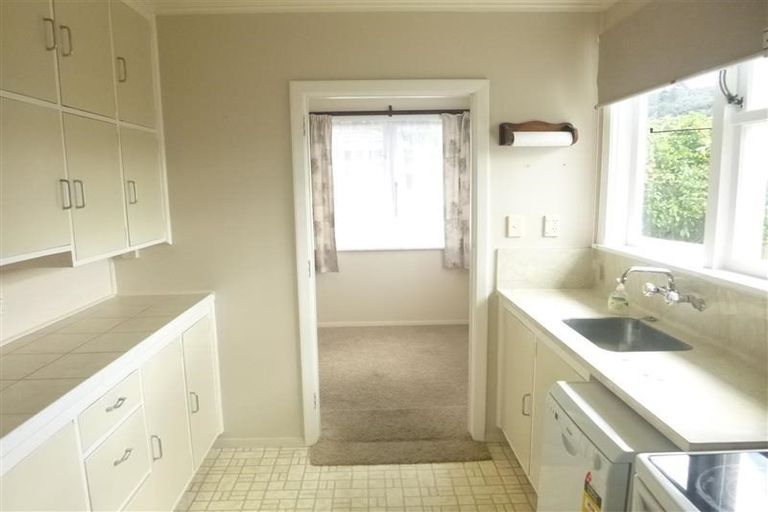 Photo of property in 22 Chittick Street, Stokes Valley, Lower Hutt, 5019