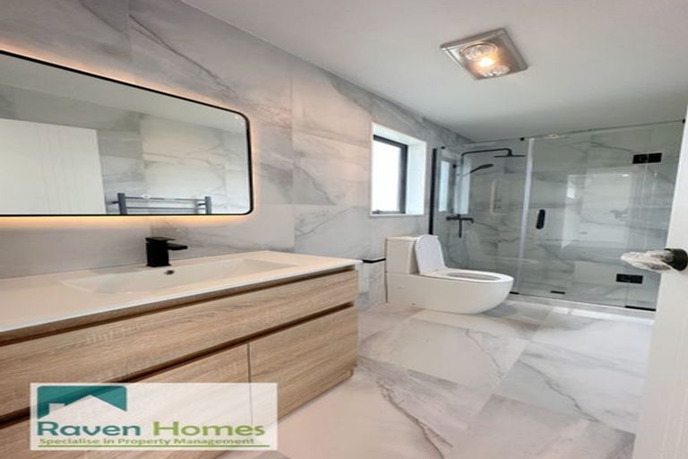 Photo of property in 49d Royal View Road, Te Atatu South, Auckland, 0610