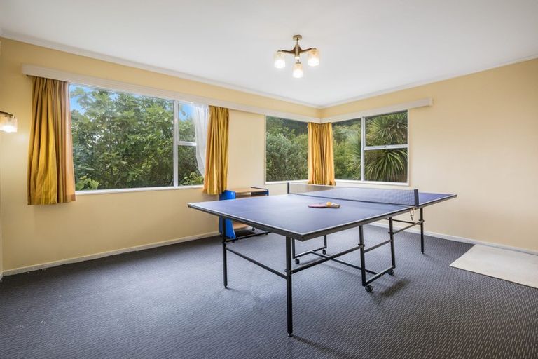 Photo of property in 6 Woodman Drive, Tawa, Wellington, 5028