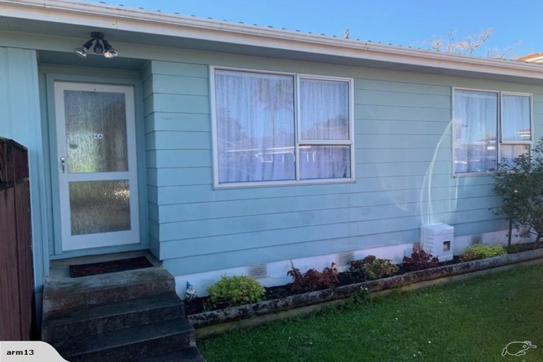 Photo of property in 1/34 Darren Crescent, Half Moon Bay, Auckland, 2012