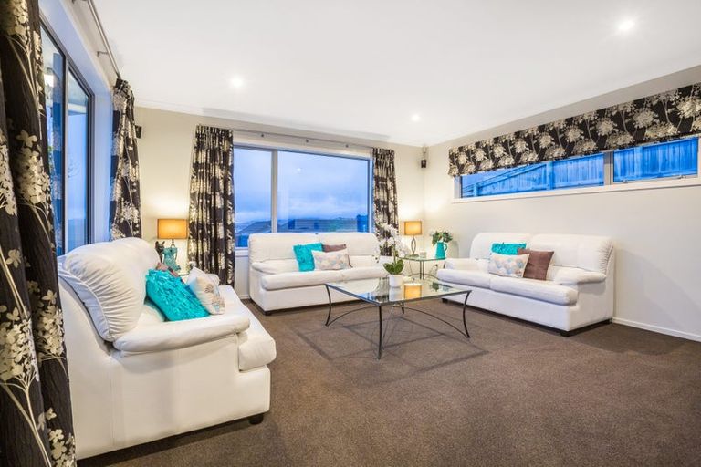 Photo of property in 10 Wangapeka Way, Aotea, Porirua, 5024