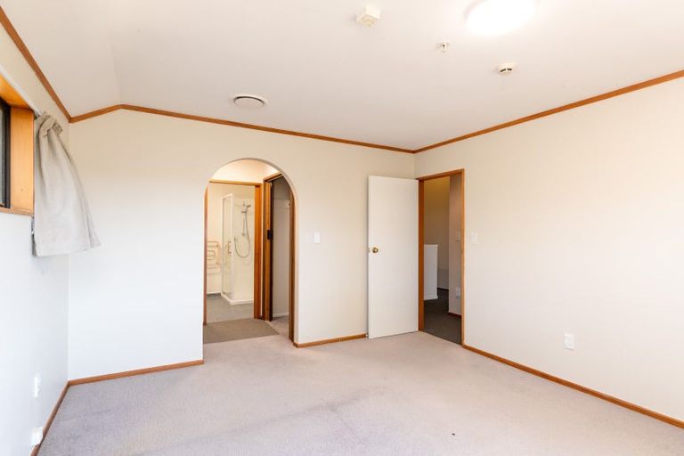 Photo of property in 22 Exploration Way, Whitby, Porirua, 5024