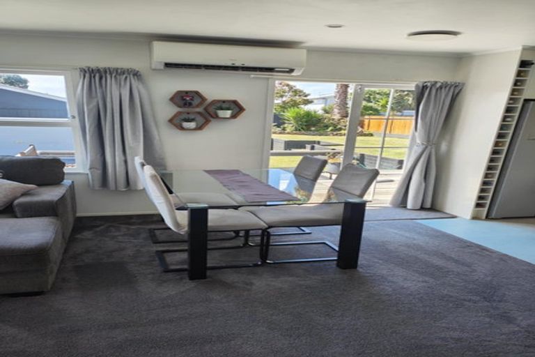 Photo of property in 27 Sunnypark Avenue, Rosehill, Papakura, 2113