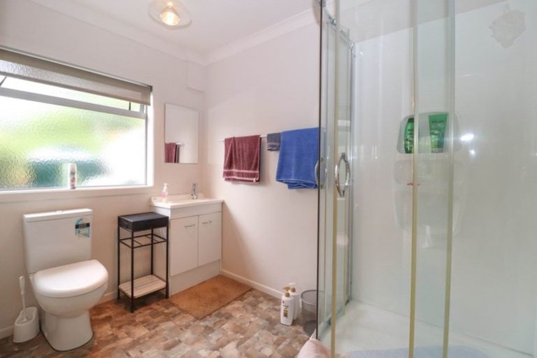 Photo of property in 128 Brunton Crescent, Thames, 3500