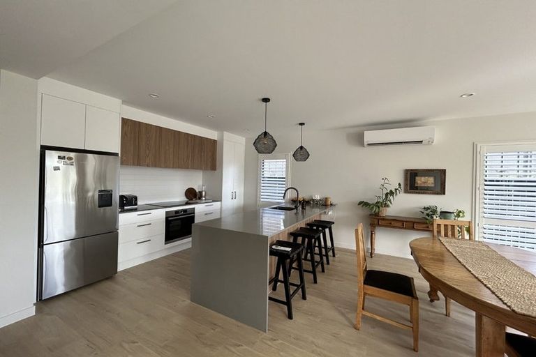 Photo of property in 6 Chapman Way, Jacks Point, 9371