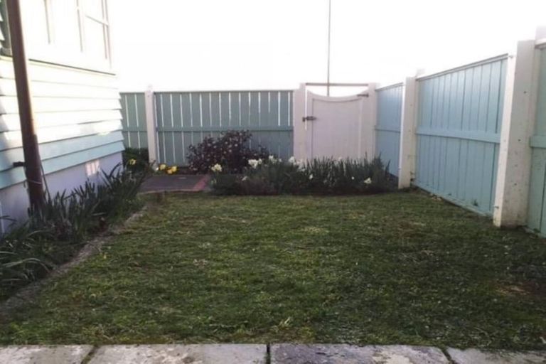 Photo of property in 27 Moana Road, Plimmerton, Porirua, 5026