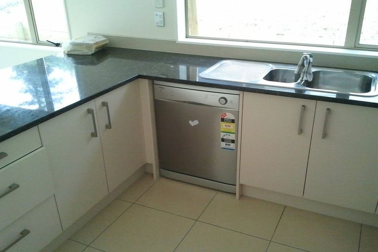 Photo of property in 75c Pleasant Road, Glen Eden, Auckland, 0602