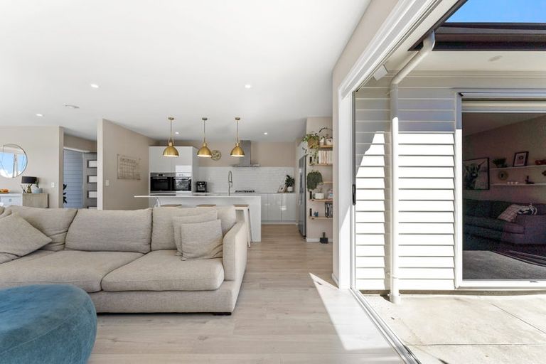 Photo of property in 9 Tirohanga Crescent, Stanmore Bay, Whangaparaoa, 0932