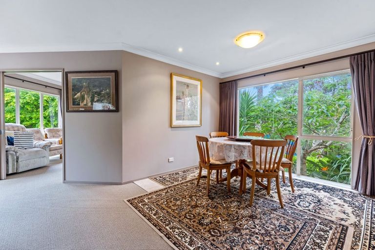 Photo of property in 12 Stonedge Lane, Rosedale, Auckland, 0632