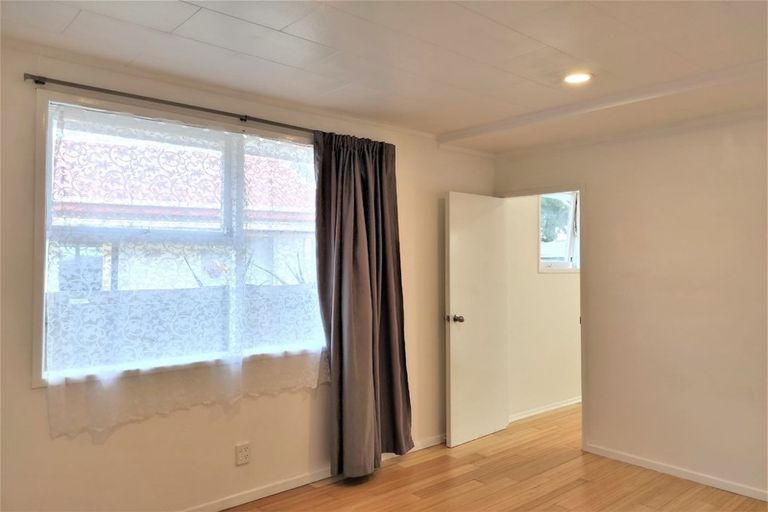 Photo of property in 19 Swallow Drive, Manurewa, Auckland, 2102