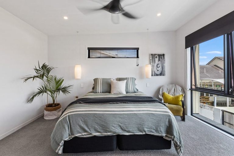 Photo of property in 3a William Bayes Place, Red Beach, 0932