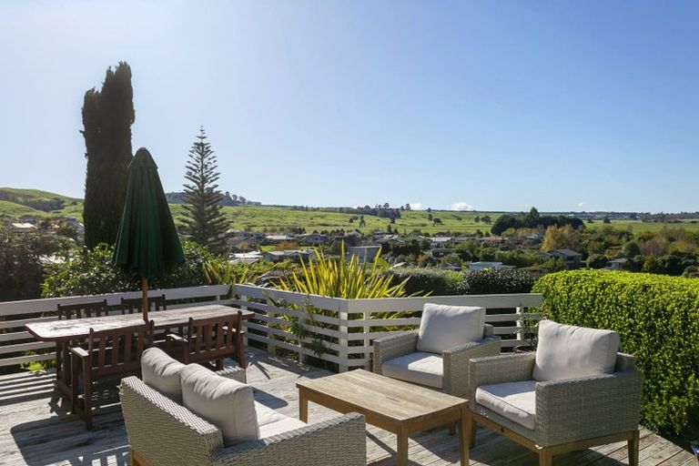 Photo of property in 2/13 Scenic Heights, Acacia Bay, Taupo, 3330