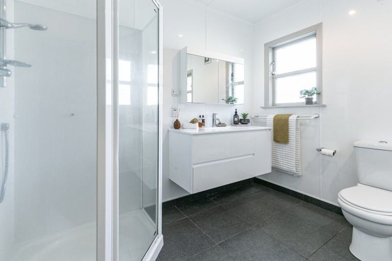 Photo of property in 9 Allen Terrace, Tawa, Wellington, 5028